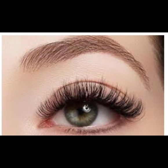 VLuxe by ienvy Fancy Lashes - Picture 5 of 7